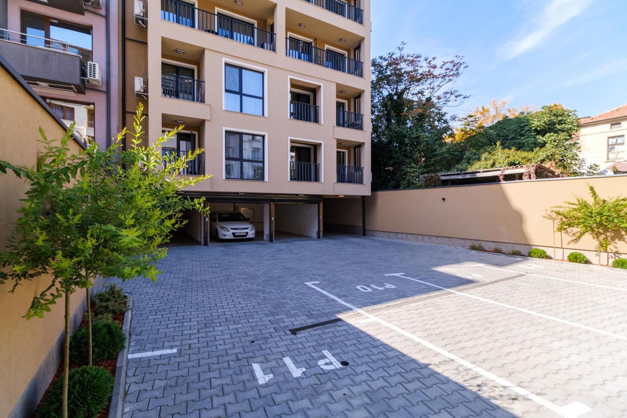 Ldv 13 Apartments Free Private Parking Пловдив Экстерьер фото